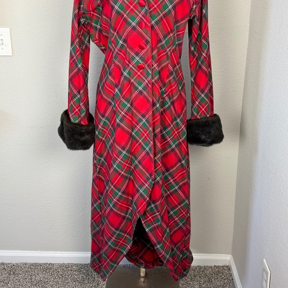 Vtg Victoria Secret Red & Black Plaid Full Length Coat/Robe Faux Fur Collar M/L - Picture 2 of 9
